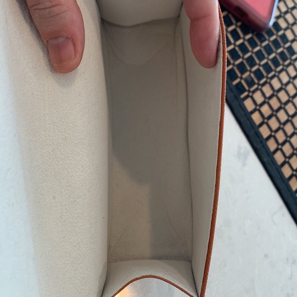 Tory Burch eyeglass case. NWOT. Burnt orange with gold Tory Burch logo and snap - Picture 8 of 8